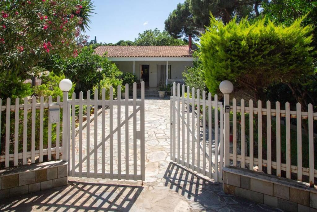 Koko'S Summer House Nea Makri Bagian luar foto